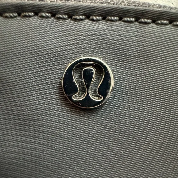 Lululemon athletica Gray Coin Keychain Pouch with Logo - Picture 10 of 15
